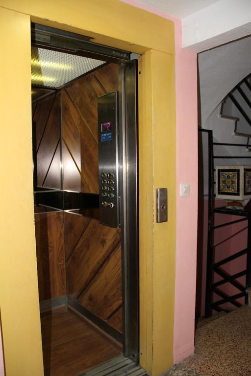 Hostal Mengual Gandia Exterior photo